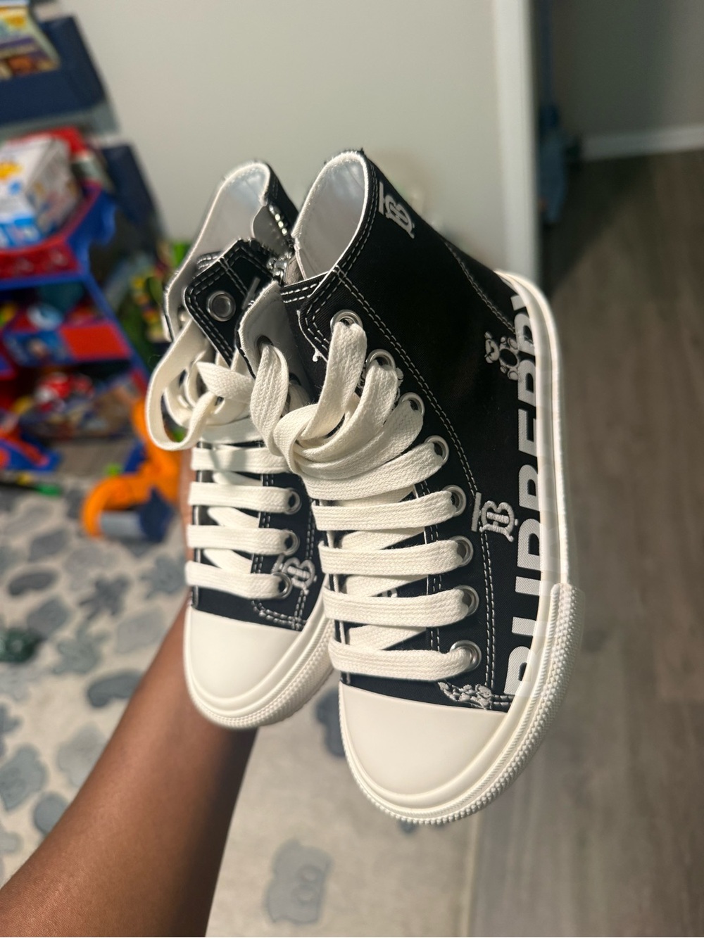 Authentic 10c Kids High-Top Canvas Sneakers in Black and White